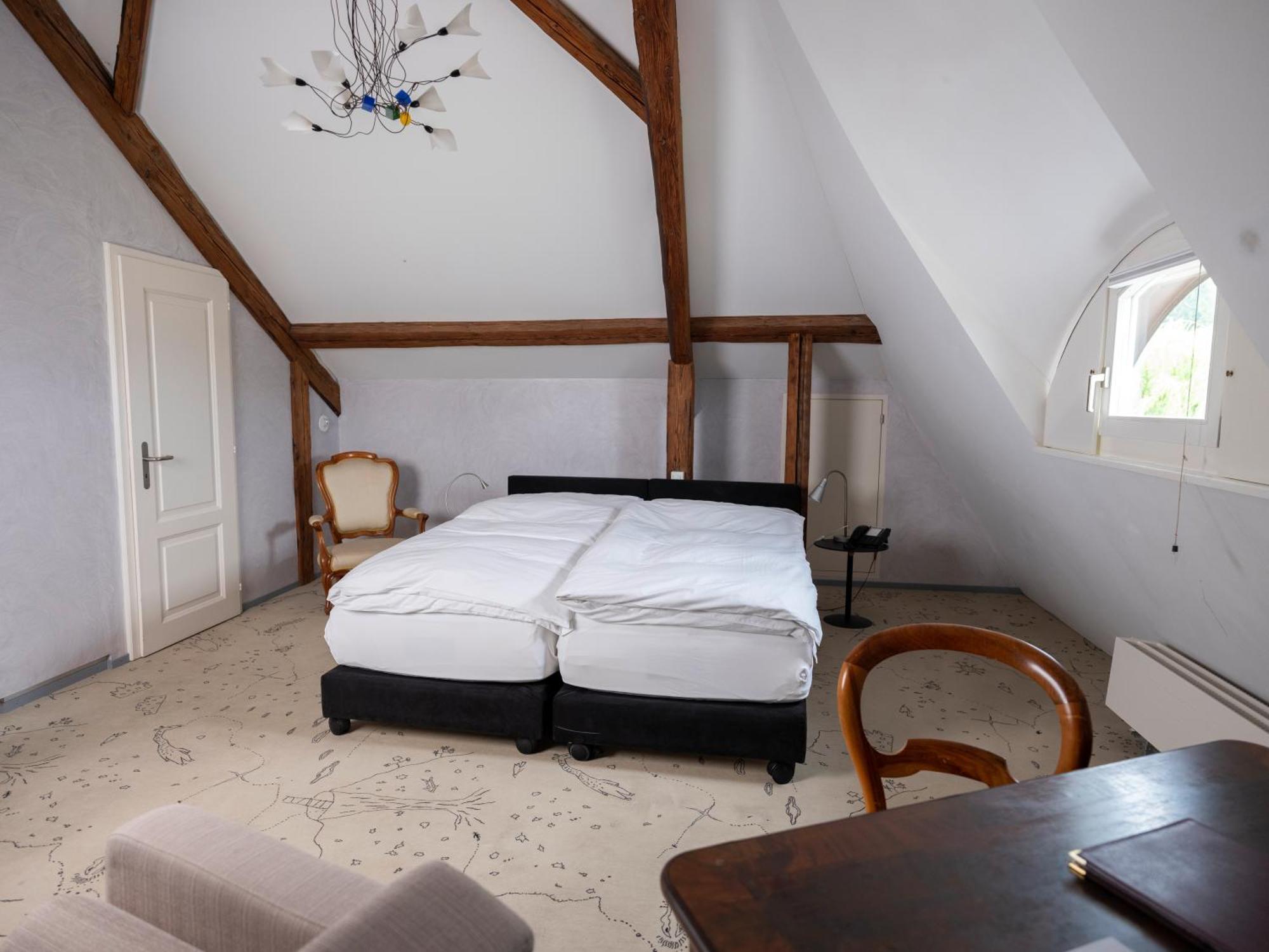 Romantik Hotel De L'Ours Sugiez Kültér fotó