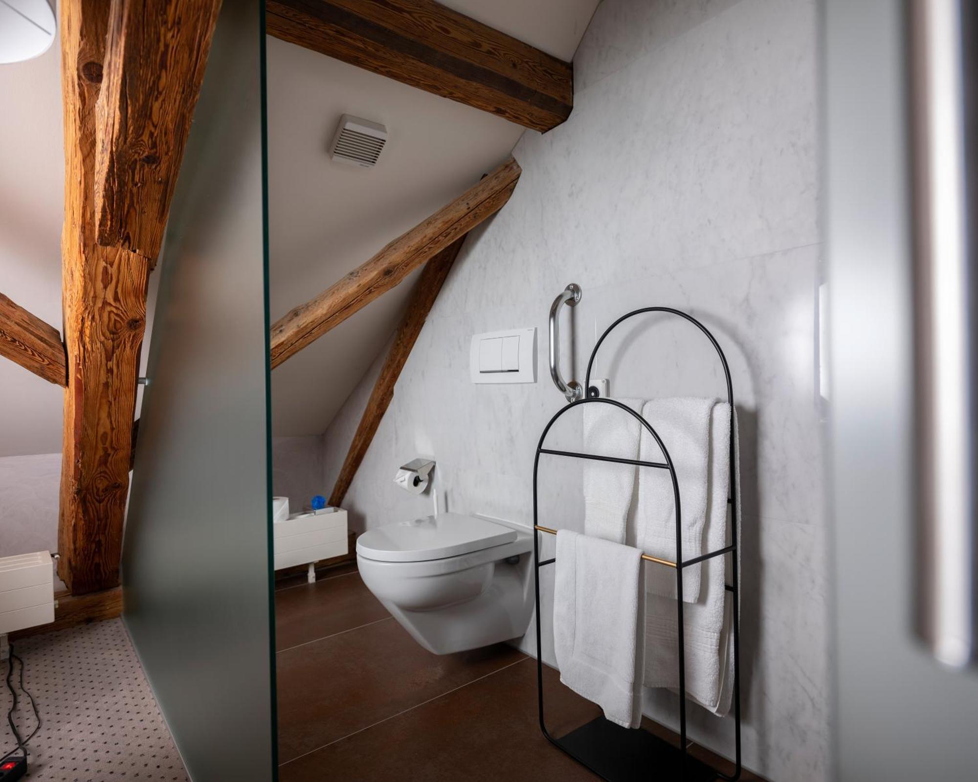 Romantik Hotel De L'Ours Sugiez Kültér fotó