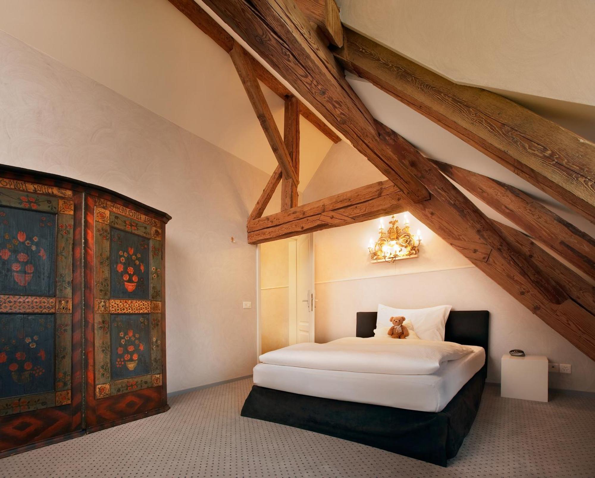 Romantik Hotel De L'Ours Sugiez Kültér fotó