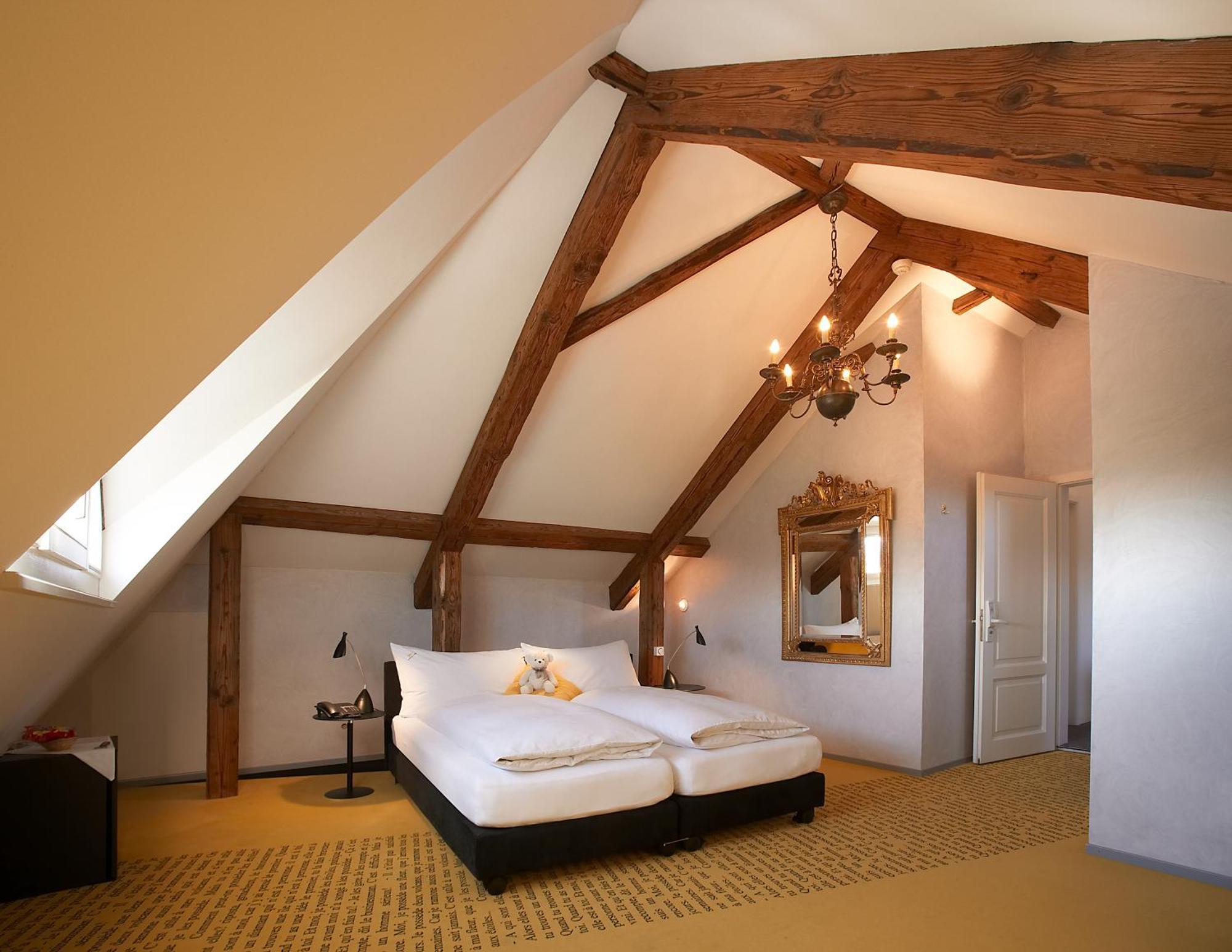 Romantik Hotel De L'Ours Sugiez Kültér fotó