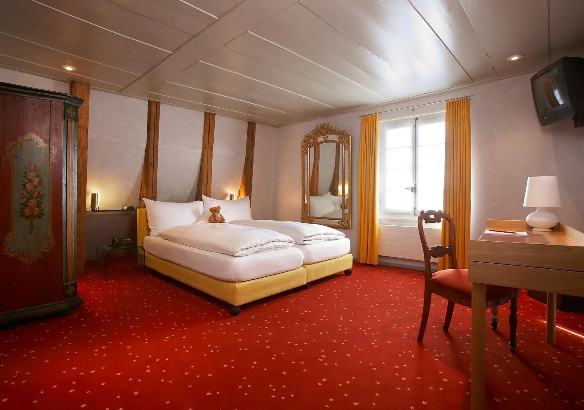 Romantik Hotel De L'Ours Sugiez Kültér fotó